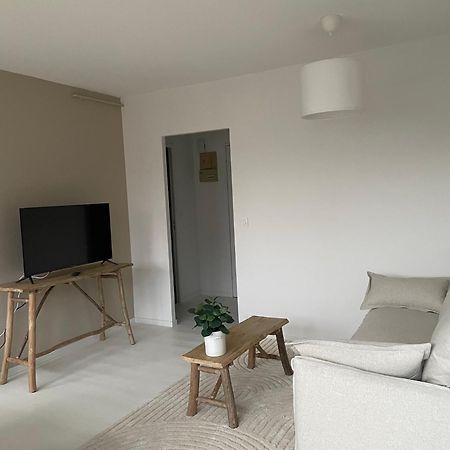 Au Coeur De La Ponetie Apartment Aurillac Bagian luar foto