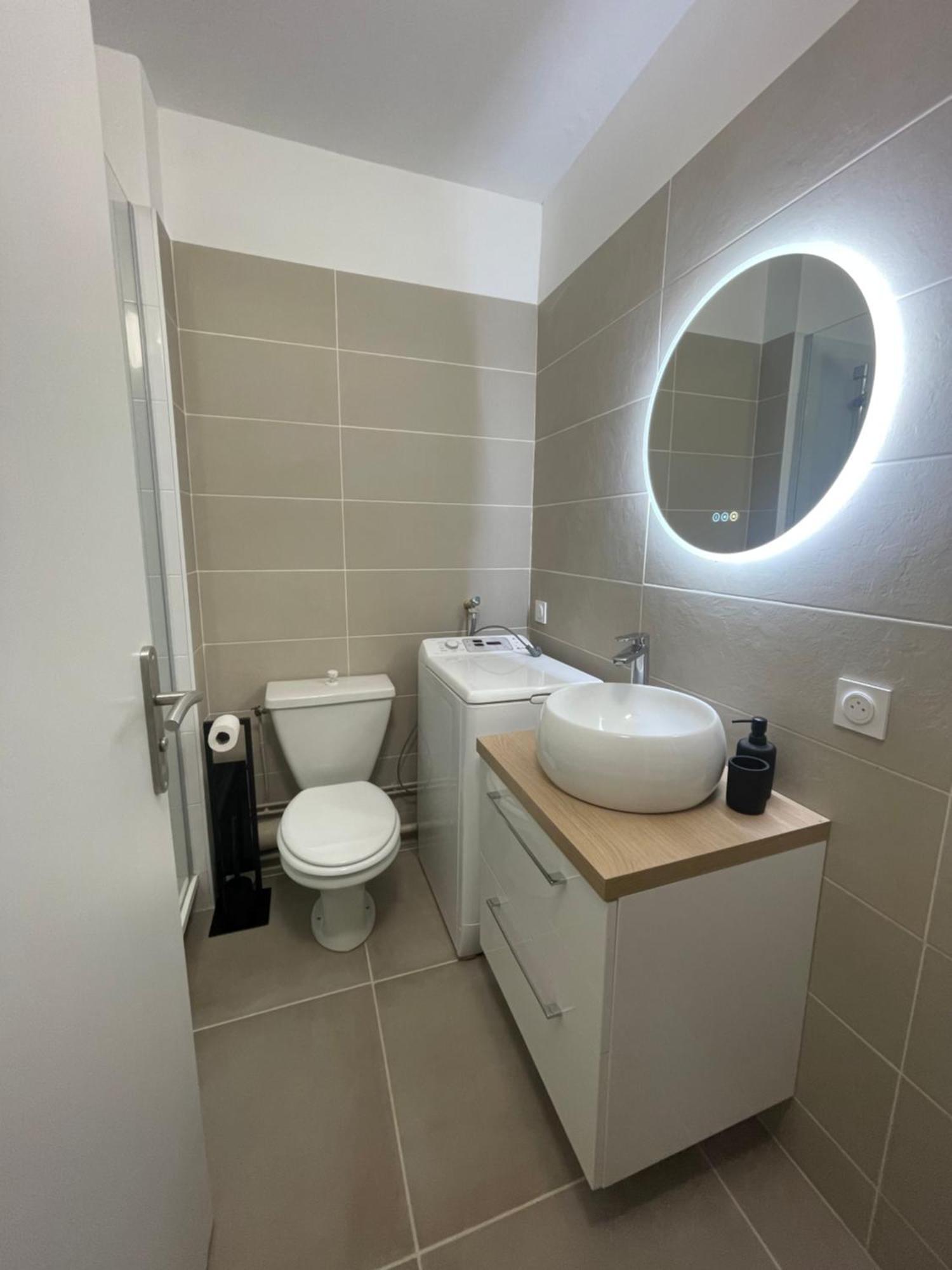 Au Coeur De La Ponetie Apartment Aurillac Bagian luar foto