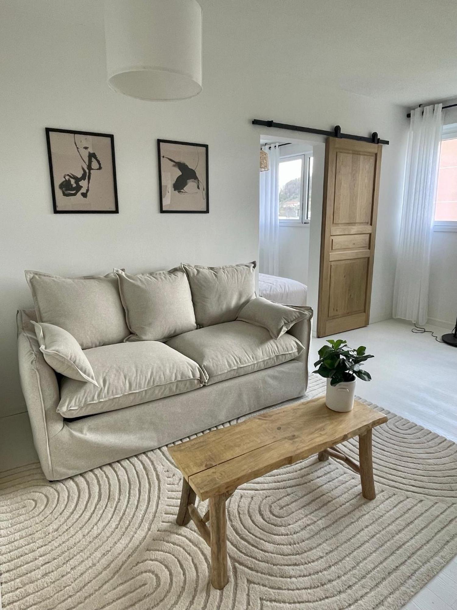Au Coeur De La Ponetie Apartment Aurillac Bagian luar foto